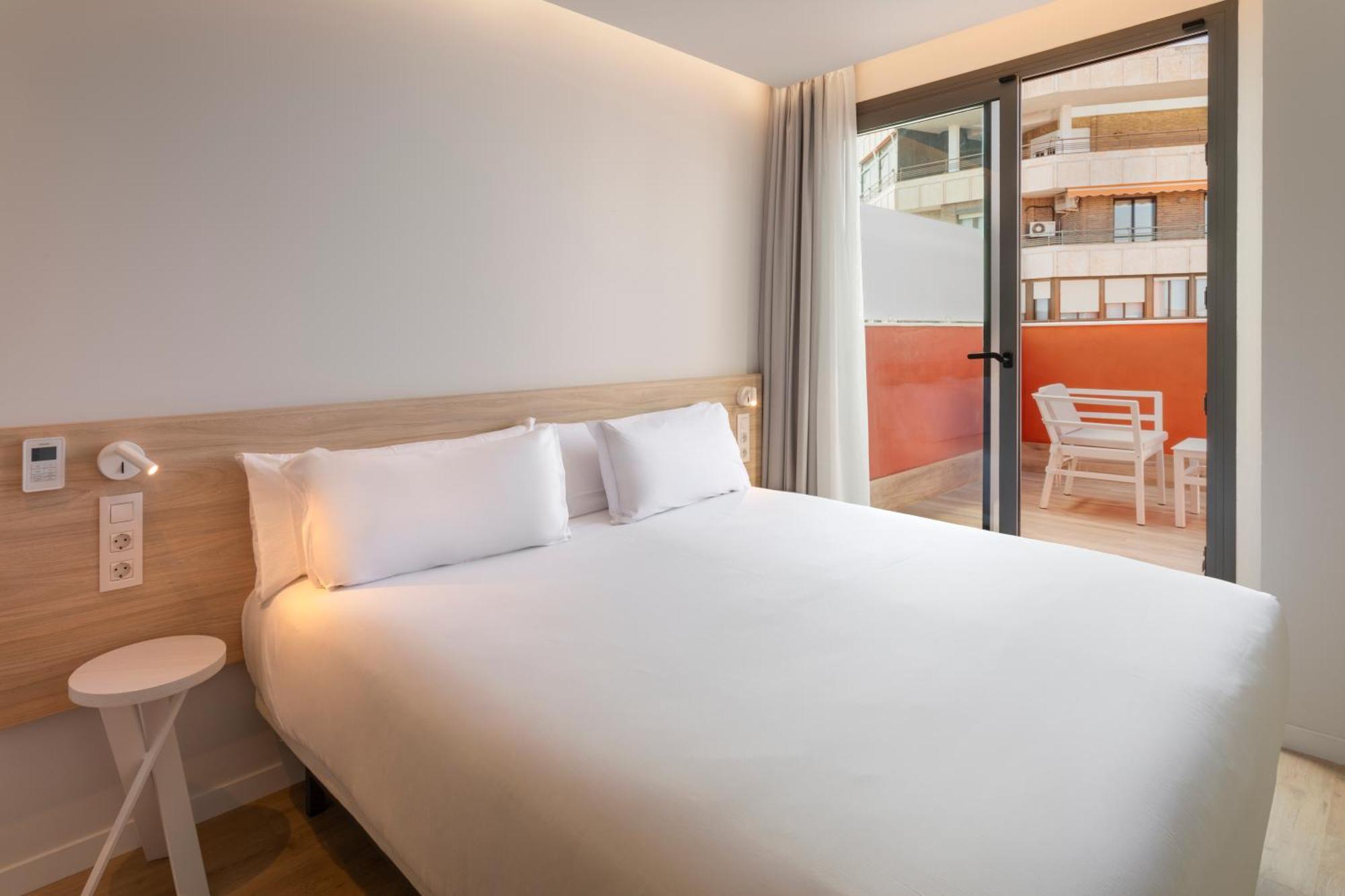 B&B Hotel Alicante Centro Exteriör bild