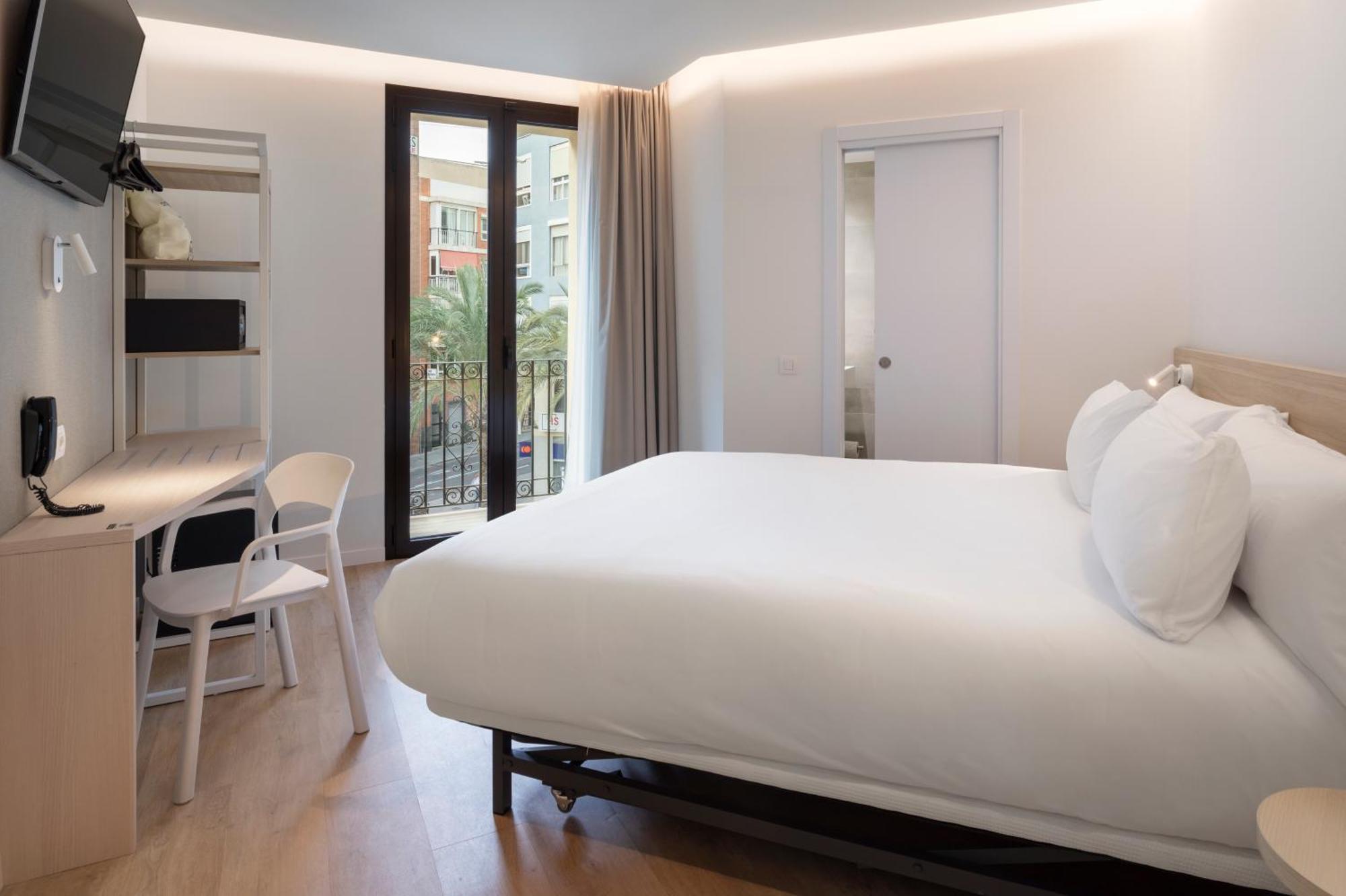 B&B Hotel Alicante Centro Exteriör bild